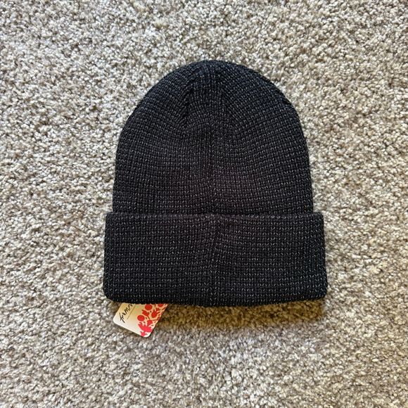 Free People Let's Race Fleece Lined Recycled Yarn Beanie NWT Black - Picture 4 of 5